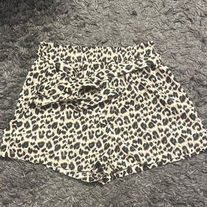 High waisted silky cheetah shorts